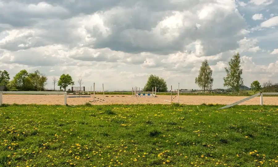 Jezdecký areál, agroturistika a penzion JS Kočík